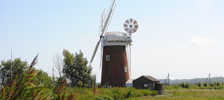 Photo of a windmill.