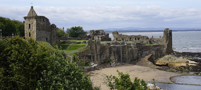 Photo of St Andrews Castle.